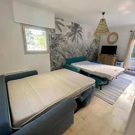 La Beau'm Les Pins Centre 200m De La Terrasse Et Jardin アパート *