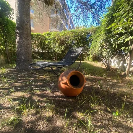 La Beau'm Les Pins Centre 200m De La Terrasse Et Jardin アパート *